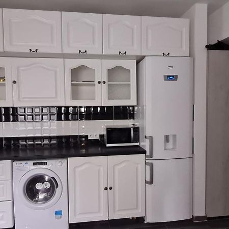 Apartament Regim Hotelier Elis 布拉索夫 外观 照片